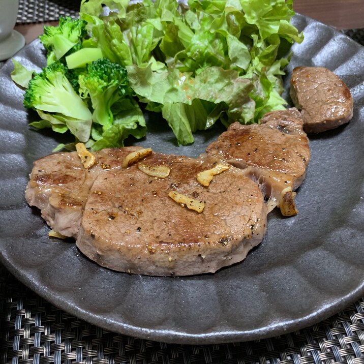 お肉の味を活かしたガーリックステーキ レシピ 作り方 By Panda2929 楽天レシピ